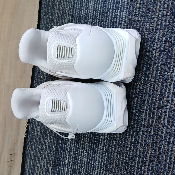 Nike Wmns Shox Gravity 'Triple White' Womens Sneakers 7 - Picture 4 of 8